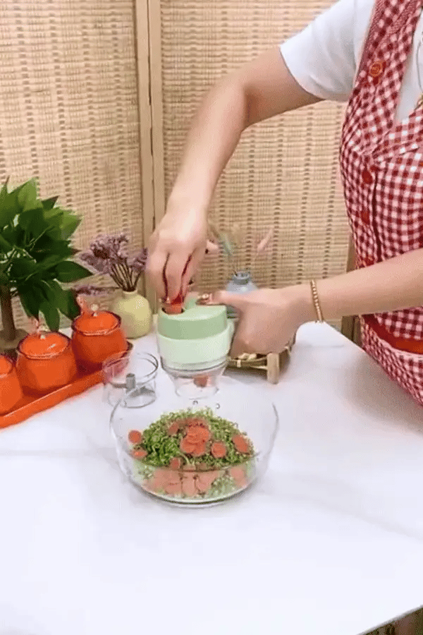 Mini Electric Food Chopper – Chop, Slice & Prep in Seconds